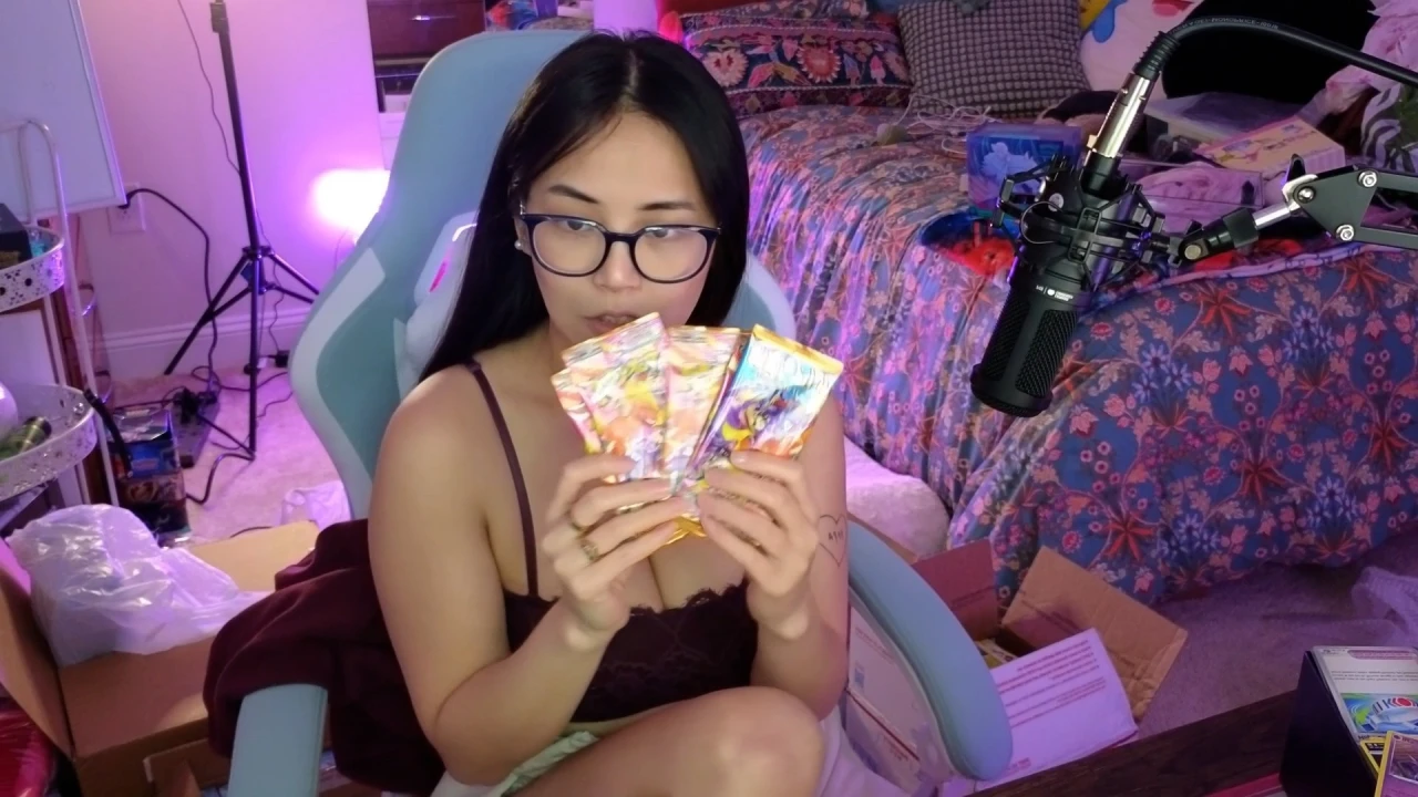 Opening a Heat Wave Arena Booster Box!